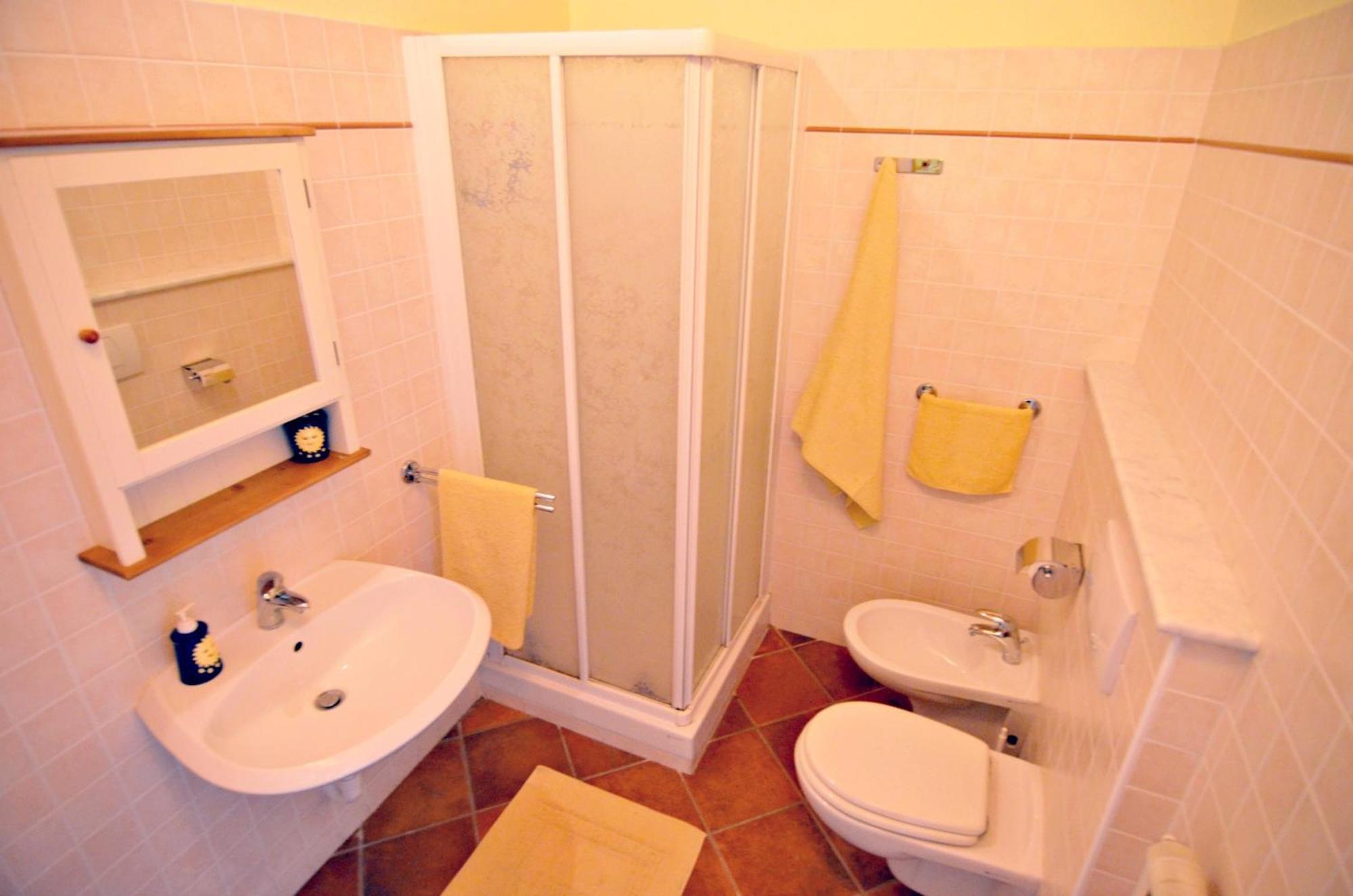 Hostal Cascina Il Convivio Diano dʼAlba Habitación foto