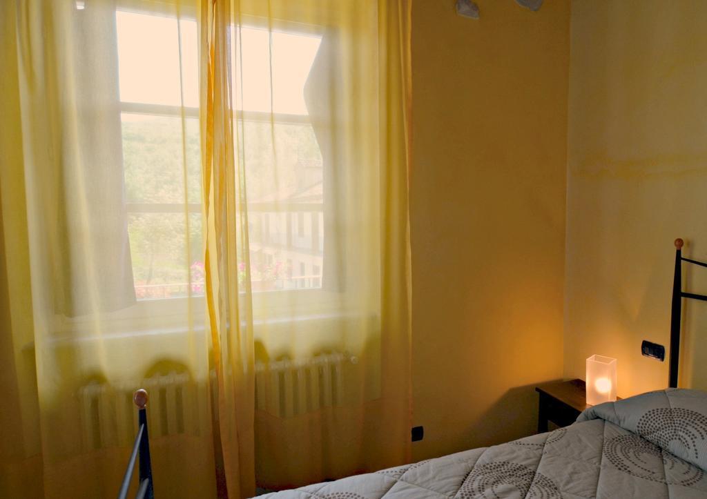 Hostal Cascina Il Convivio Diano dʼAlba Habitación foto