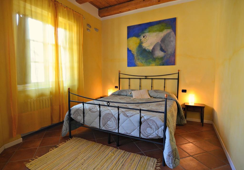 Hostal Cascina Il Convivio Diano dʼAlba Exterior foto