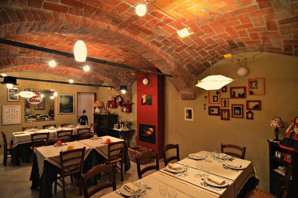 Hostal Cascina Il Convivio Diano dʼAlba Exterior foto