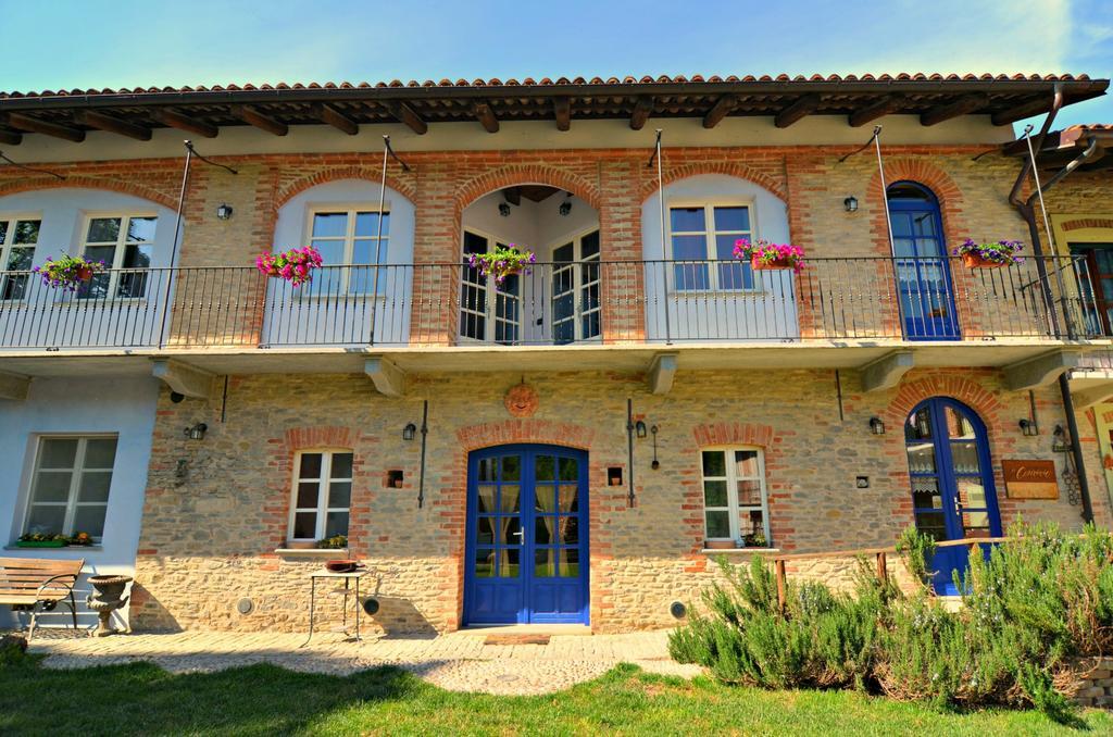 Hostal Cascina Il Convivio Diano dʼAlba Exterior foto